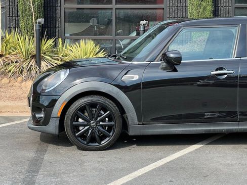 Used 2021 MINI Cooper 4-Door Hardtop image 10