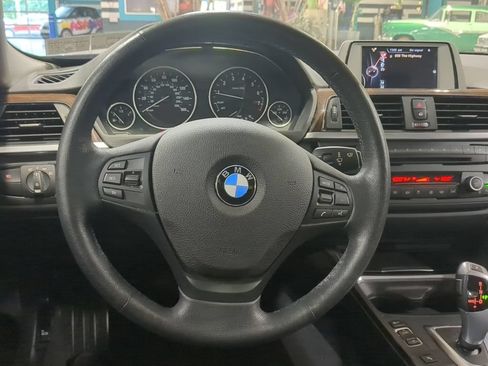 Used 2015 BMW 320i xDrive Sedan AWD/4WD image 2