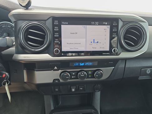 Used 2021 Toyota Tacoma SR5 RWD image 19