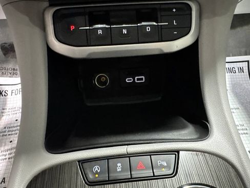Used 2023 GMC Acadia SLT AWD/4WD image 28
