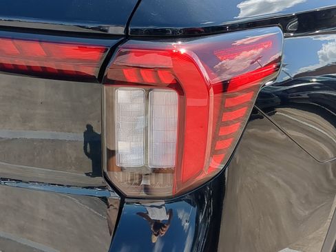 New 2025 Ford Explorer Active w/ Active Comfort Package image 40