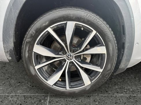 Used 2024 Volkswagen Atlas Cross Sport SEL Premium R-Line AWD/4WD image 14