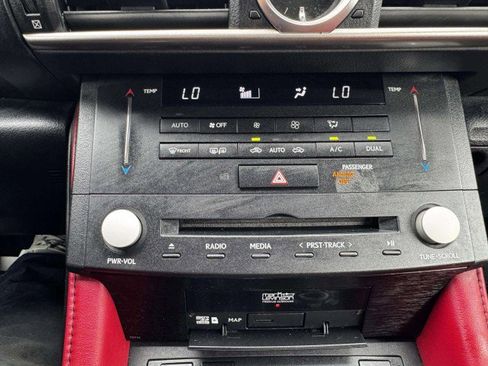 Used 2017 Lexus RC F image 40