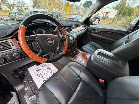 Used 2008 Chevrolet Avalanche LTZ w/ LTZ Preferred Equipment Group image 10