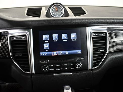 Used 2018 Porsche Macan S image 37