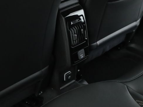 Used 2026 Jeep Compass Limited image 6