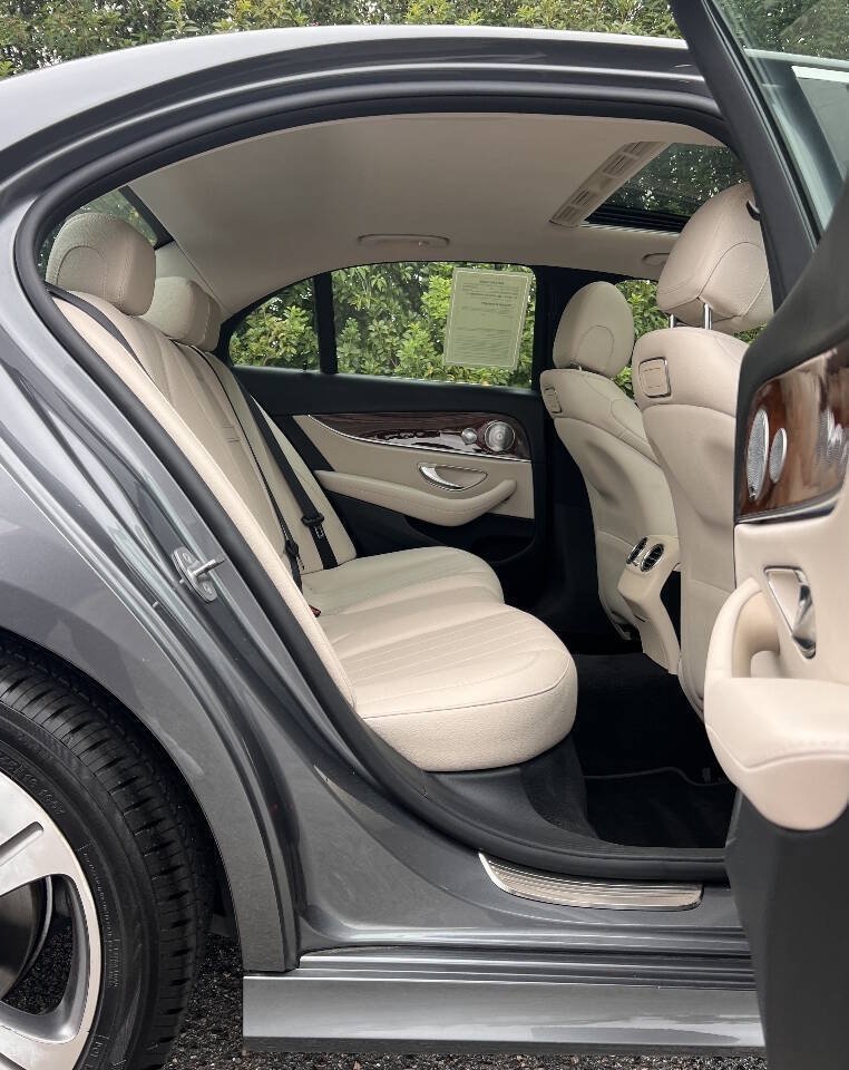 Used 2018 Mercedes-Benz E 300 image 19