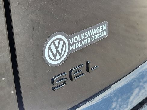 New 2026 Volkswagen Atlas Cross Sport SEL R-Line image 10