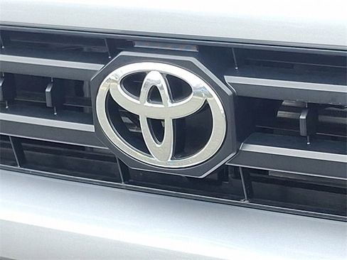 Used 2025 Toyota 4Runner SR5 image 29