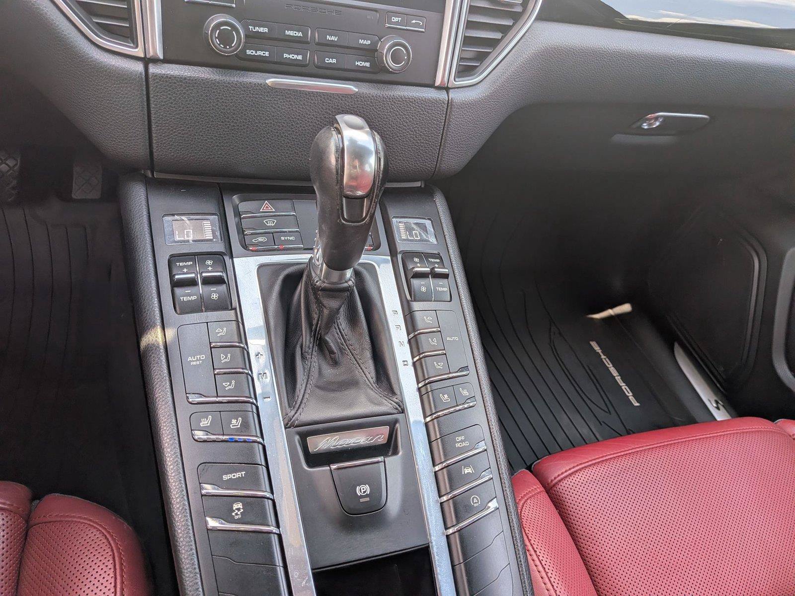 Used 2018 Porsche Macan S AWD/4WD image 25