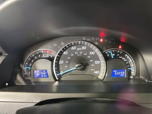 Used 2012 Toyota Camry LE FWD image 3