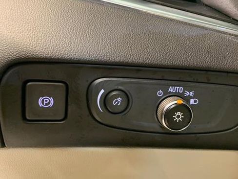 Used 2020 Buick Enclave Premium w/ Sun and Sites Package AWD/4WD image 44