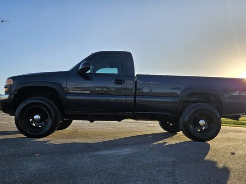 Used 2004 GMC Sierra 2500 W/T image 9