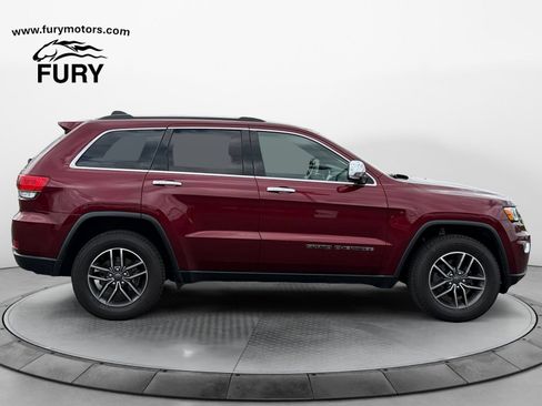 Used 2019 Jeep Grand Cherokee Limited w/ Trailer Tow Group IV AWD/4WD image 3