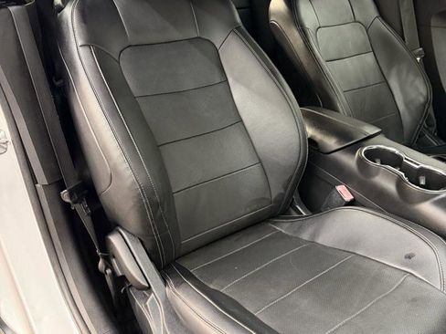 Used 2016 Ford Mustang Premium RWD image 39