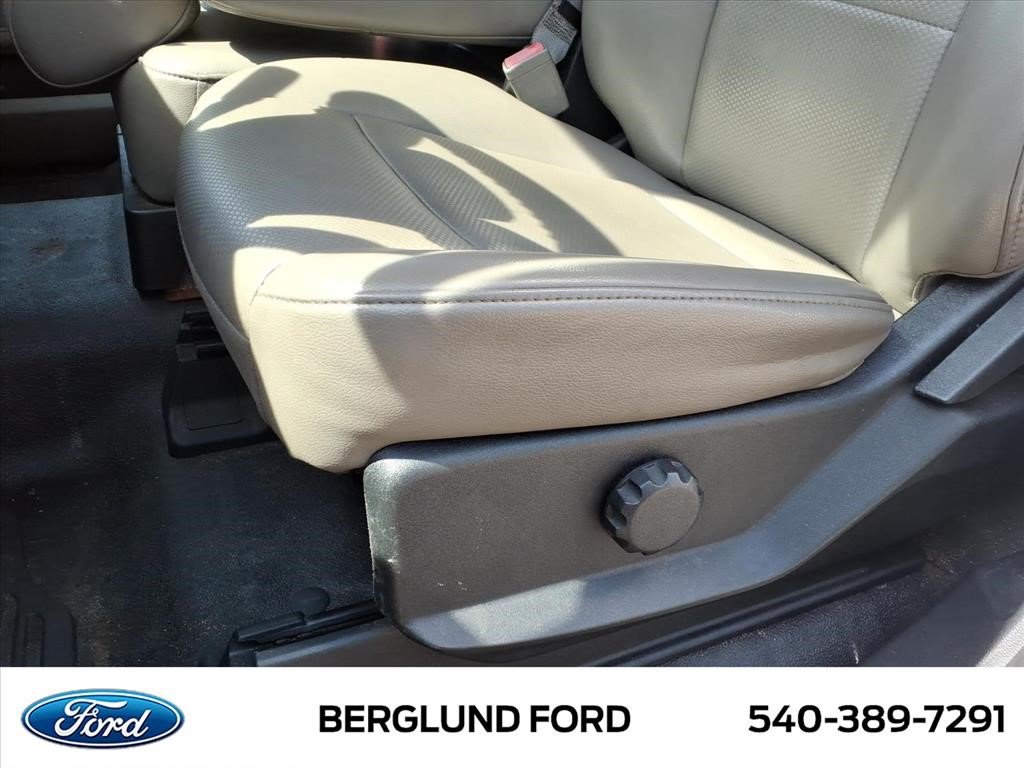 Used 2019 Ford F550 2WD Regular Cab Super Duty image 17