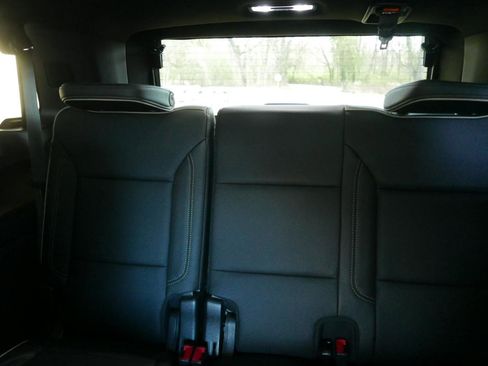 Used 2022 GMC Yukon SLT w/ SLT Premium Package AWD/4WD image 31