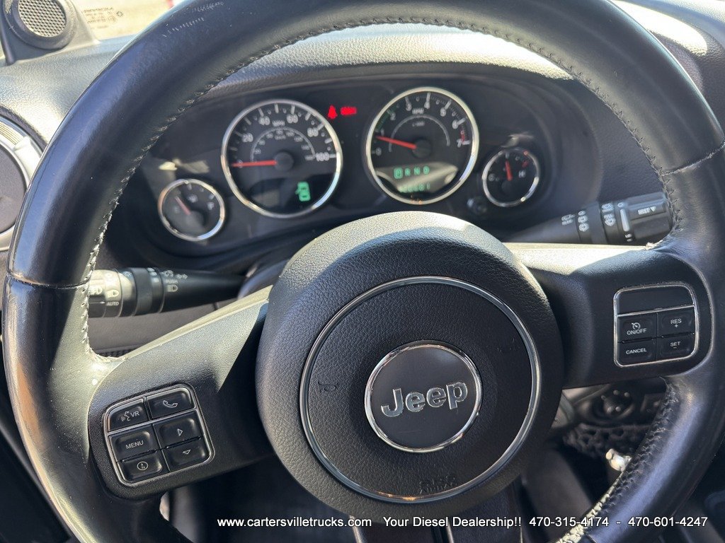 Used 2014 Jeep Wrangler Unlimited Sahara w/ Connectivity Group AWD/4WD image 21