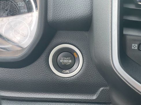 Used 2020 RAM 1500 Big Horn AWD/4WD image 23