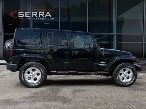 Used 2013 Jeep Wrangler Unlimited Sahara w/ Connectivity Group AWD/4WD image 6