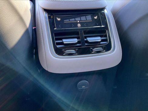 New 2026 Volvo XC90 T8 Ultra w/ Protection Package Premier image 16