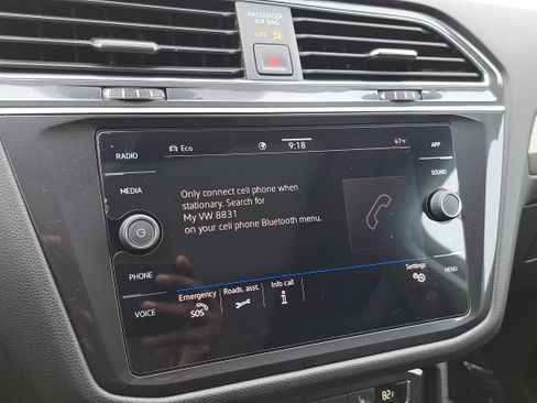 Used 2021 Volkswagen Tiguan SE image 22