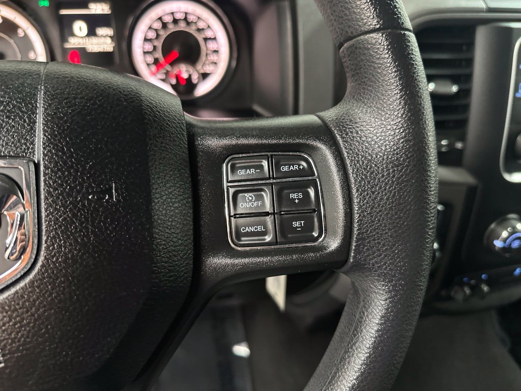 Used 2019 RAM 1500 Express AWD/4WD image 16