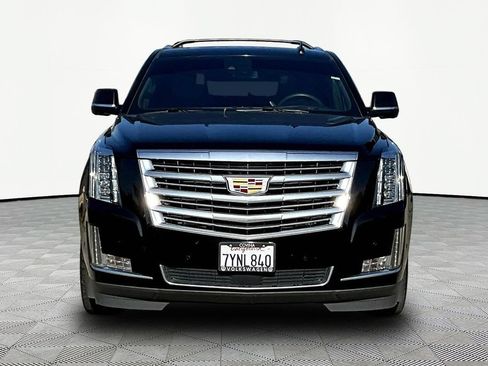 Used 2017 Cadillac Escalade Platinum AWD/4WD image 2