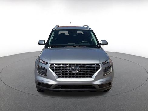 Used 2025 Hyundai Venue SEL FWD image 4