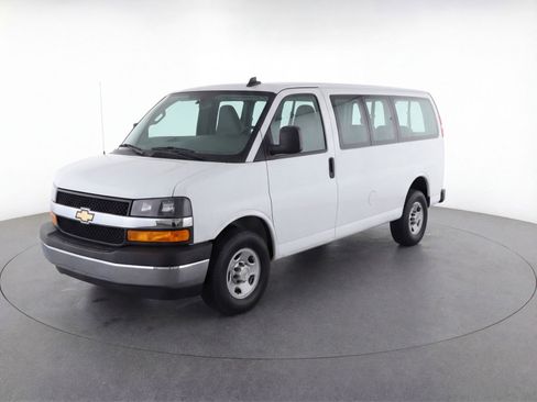 Used 2024 Chevrolet Express 3500 LT w/ LT Preferred Equipment Group image 3