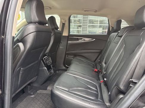 Used 2022 Lincoln Nautilus AWD w/ Premium Package image 21