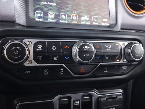 Used 2022 Jeep Gladiator Mojave w/ LED Lighting Group AWD/4WD image 22