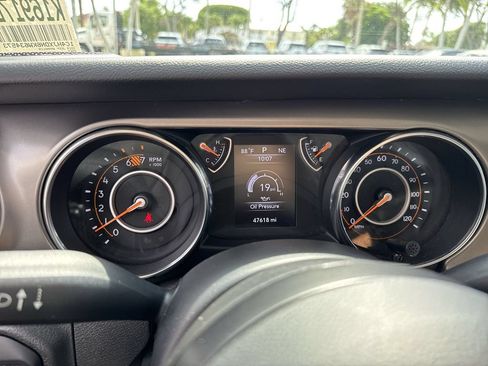Used 2019 Jeep Wrangler Unlimited Sport S AWD/4WD image 49