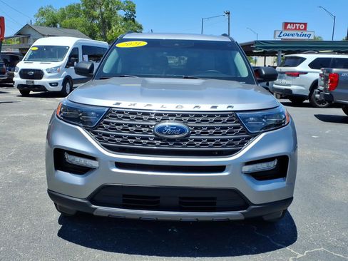 Used 2021 Ford Explorer XLT w/ Equipment Group 202A RWD image 2