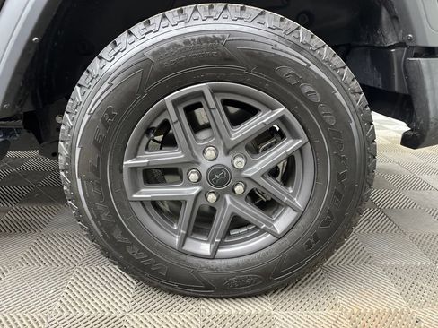Used 2024 Jeep Wrangler Unlimited Sport AWD/4WD image 30