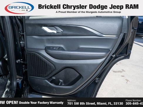 New 2025 Jeep Grand Cherokee Laredo X w/ Luxury Tech Group I image 14