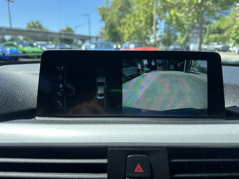 Used 2017 BMW 320i Sedan RWD image 26