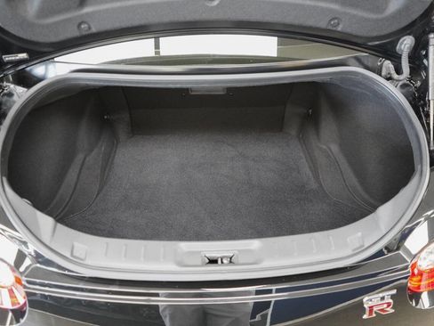 Used 2021 Nissan GT-R Premium image 69