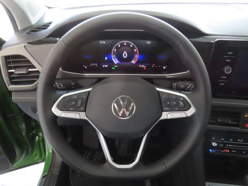 New 2026 Volkswagen Taos SE FWD image 16