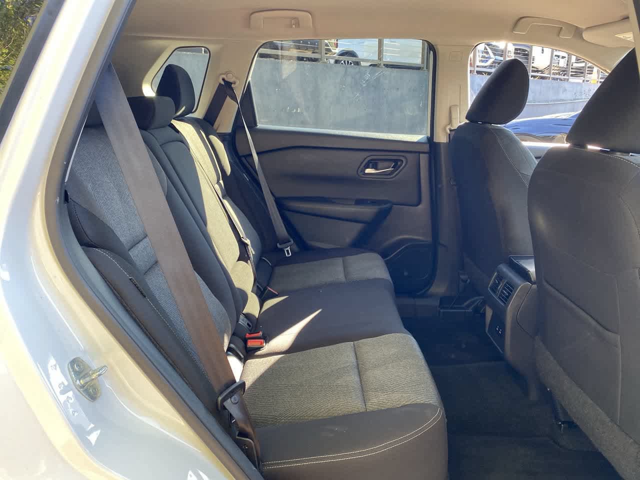 Used 2024 Nissan Rogue SV AWD/4WD image 17