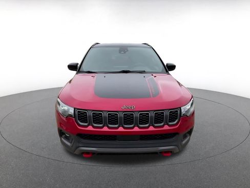 Used 2025 Jeep Compass Trailhawk AWD/4WD image 4
