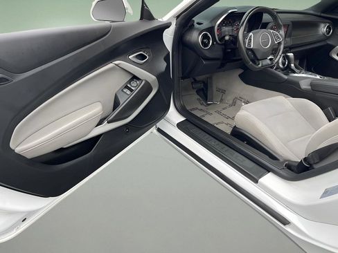 Used 2022 Chevrolet Camaro LT image 13