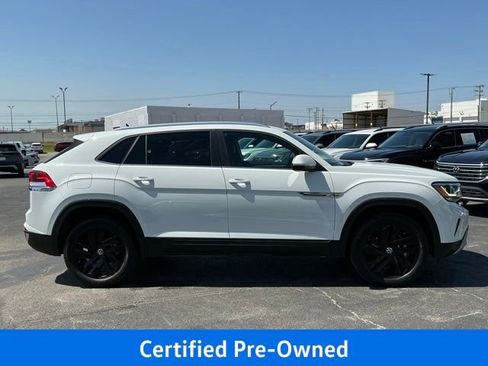 Certified 2023 Volkswagen Atlas Cross Sport SE w/ Black Wheel Package FWD image 2