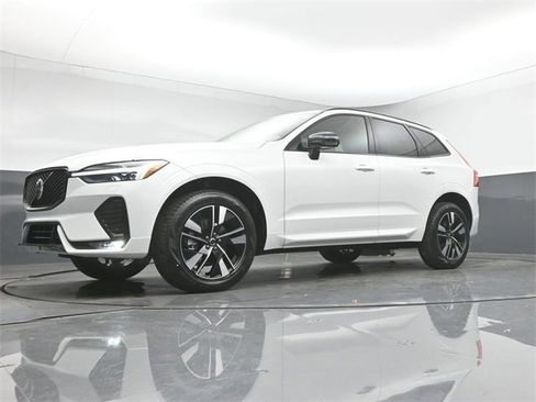 New 2026 Volvo XC60 B5 Core w/ Climate Package image 39