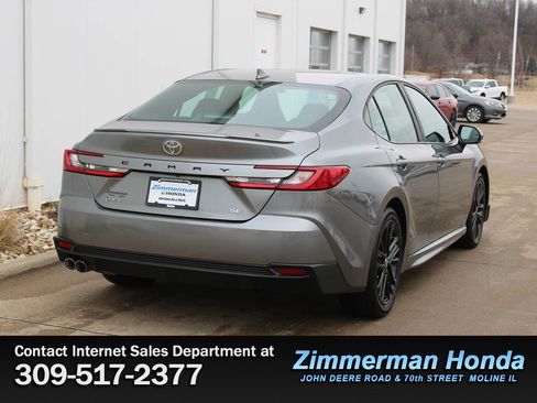 Used 2025 Toyota Camry SE image 2