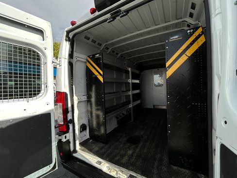 Used 2021 RAM ProMaster 2500 FWD image 12