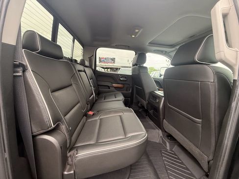 Used 2019 Chevrolet Silverado 2500 High Country w/ Duramax Plus Package AWD/4WD image 21