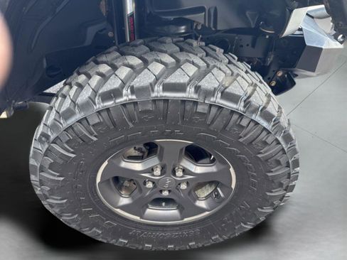 Used 2021 Jeep Gladiator Rubicon w/ Safety Group image 21