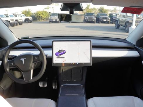 Used 2022 Tesla Model Y Long Range image 20