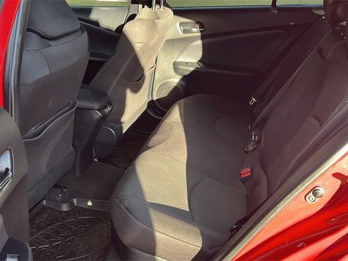 Used 2019 Toyota Prius LE image 11